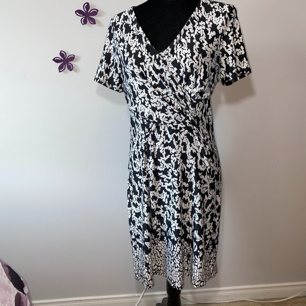 Jillian Tracy Jolibel Black & White Floral Dress M